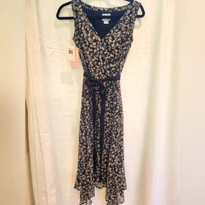 NWT Tabitha Womens 100% Silk Sleeveless Dress VNeck Black Cream Red Floral Sz 4